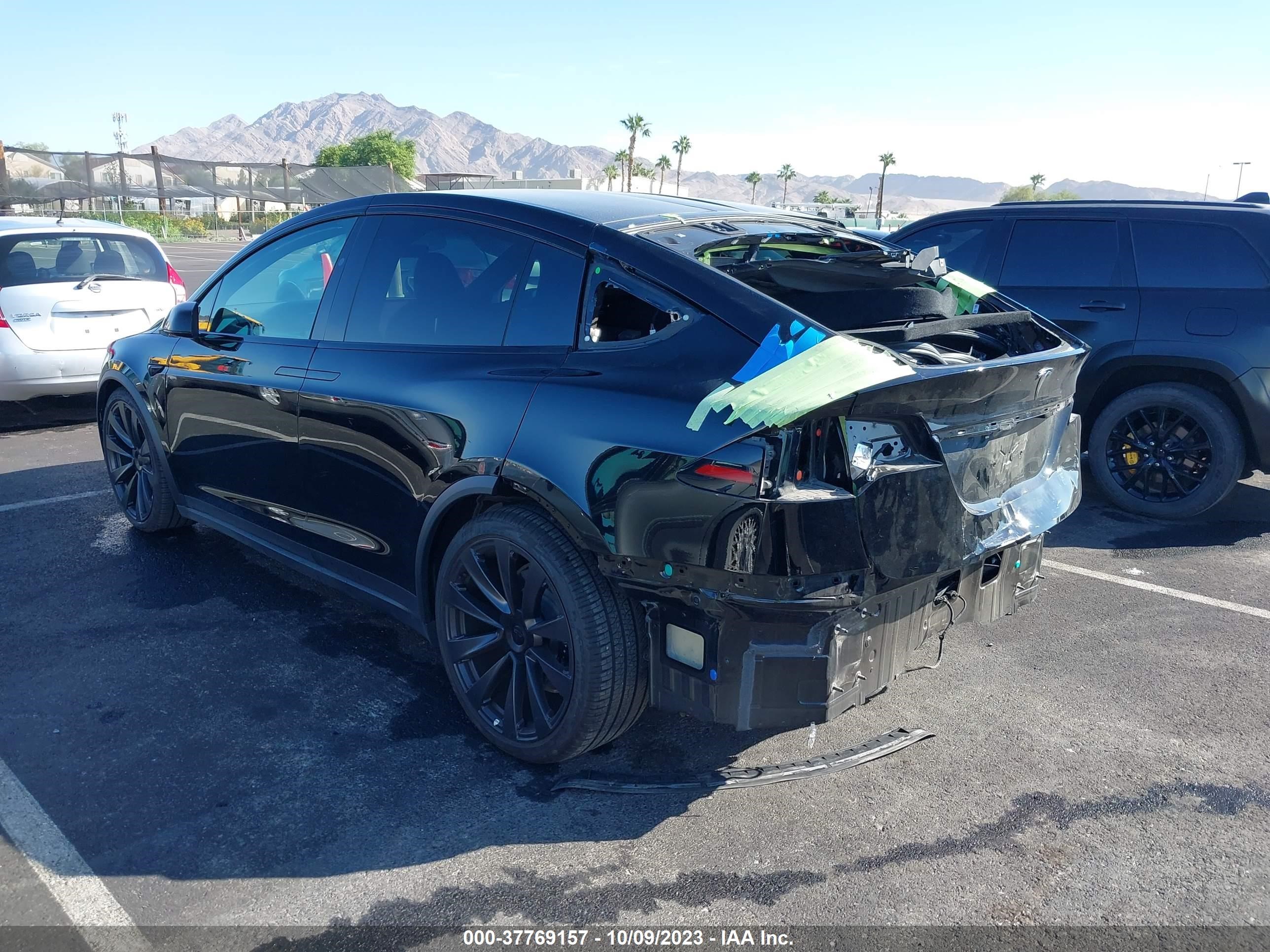 Photo 2 VIN: 7SAXCDE58PF381869 - TESLA MODEL X 