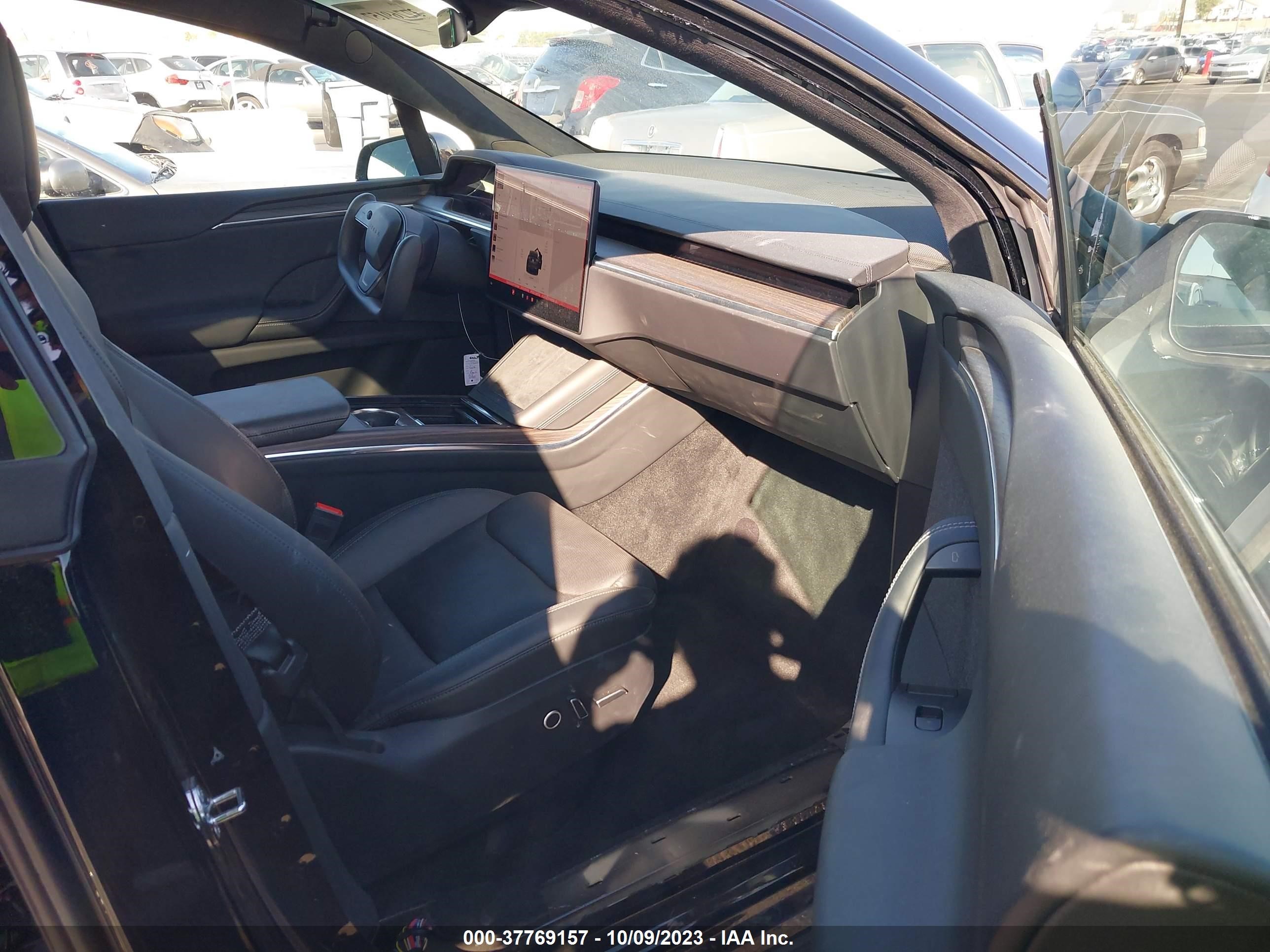 Photo 4 VIN: 7SAXCDE58PF381869 - TESLA MODEL X 