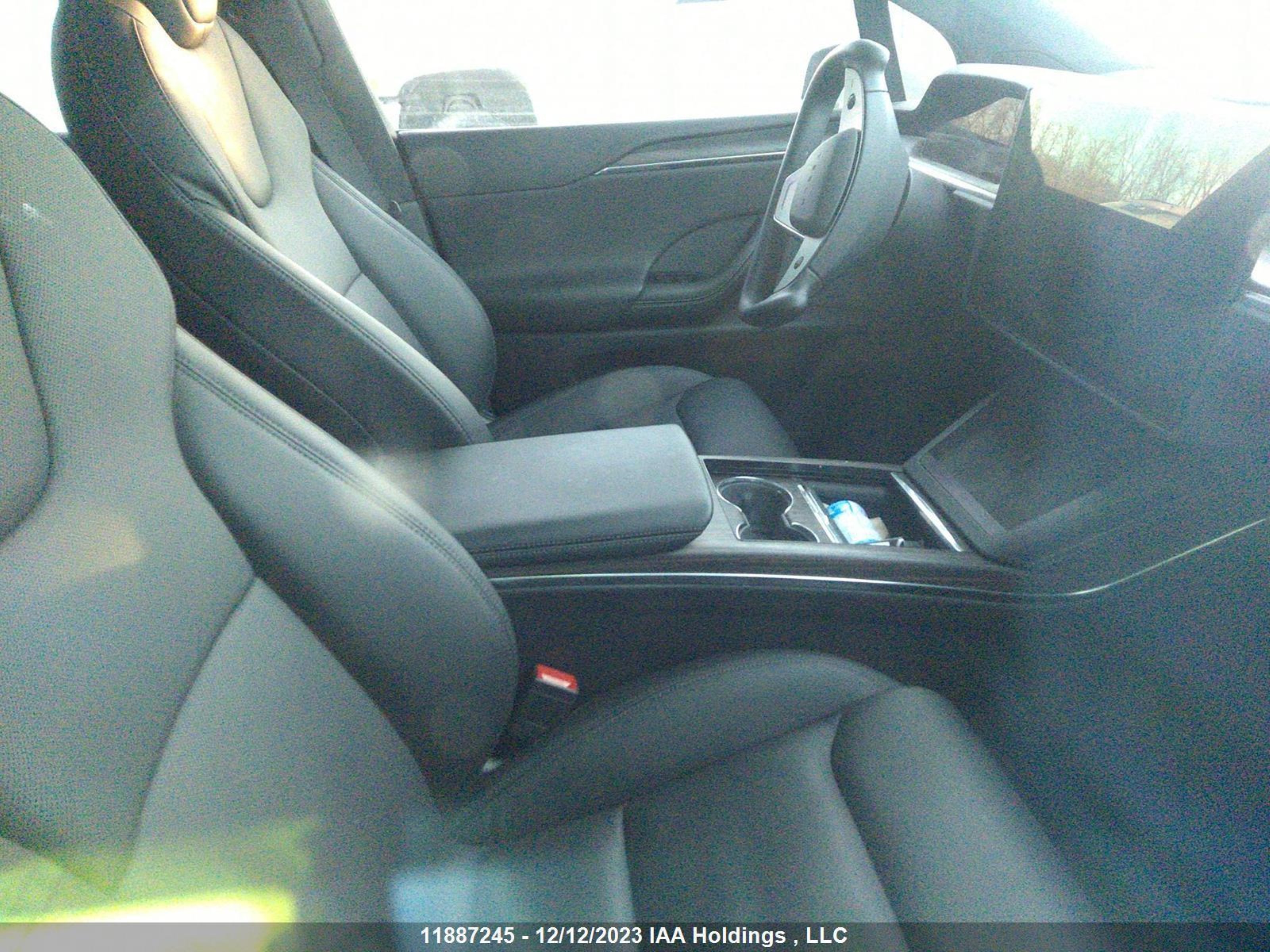 Photo 4 VIN: 7SAXCDE59NF339868 - TESLA MODEL X 