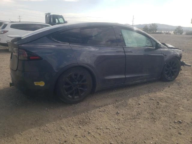 Photo 2 VIN: 7SAXCDE5XNF350720 - TESLA MODEL X 