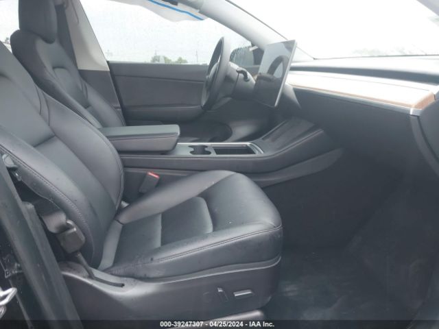 Photo 4 VIN: 7SAYGAEE0NF340835 - TESLA MODEL Y 