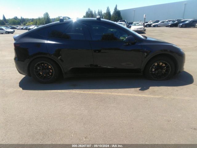 Photo 5 VIN: 7SAYGAEE0NF340835 - TESLA MODEL Y 