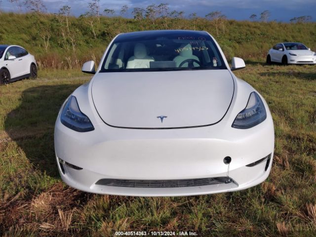 Photo 5 VIN: 7SAYGAEE0NF427036 - TESLA MODEL Y 