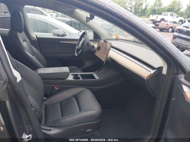 Photo 4 VIN: 7SAYGAEE0NF523751 - TESLA MODEL Y 