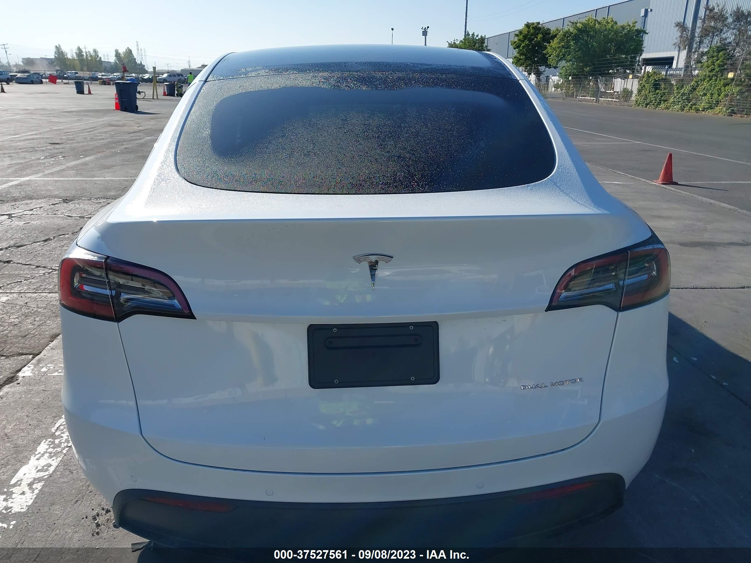 Photo 14 VIN: 7SAYGAEE0NF570813 - TESLA MODEL Y 