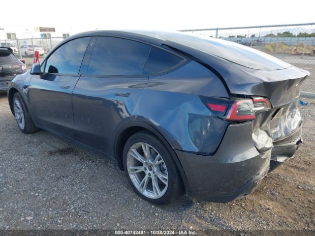 Photo 2 VIN: 7SAYGAEE0PF740459 - TESLA MODEL Y 