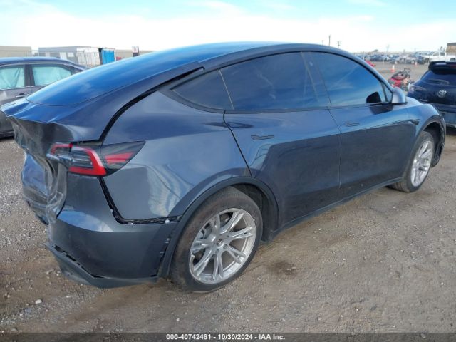 Photo 3 VIN: 7SAYGAEE0PF740459 - TESLA MODEL Y 