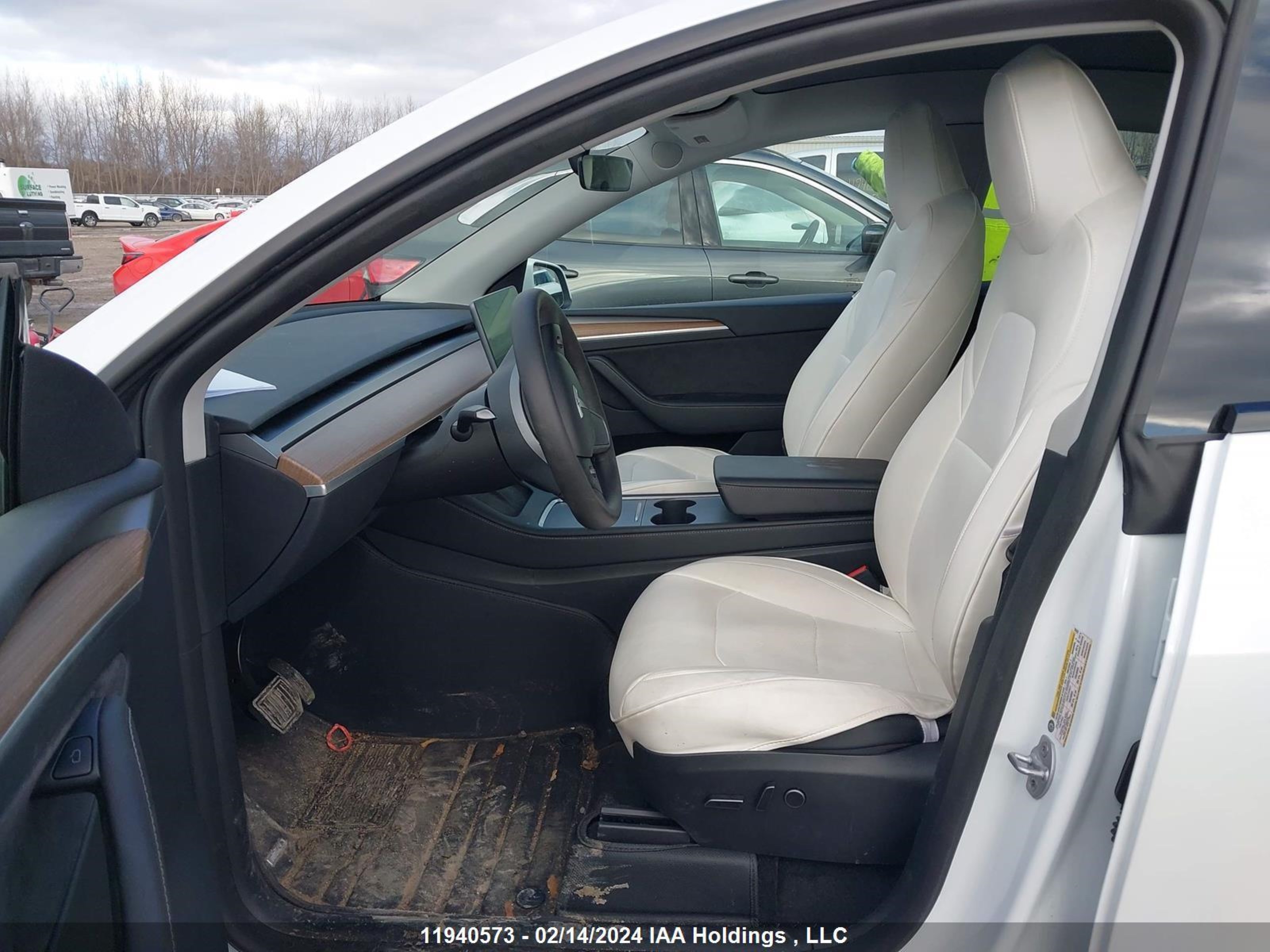 Photo 4 VIN: 7SAYGAEE0PF765510 - TESLA MODEL Y 