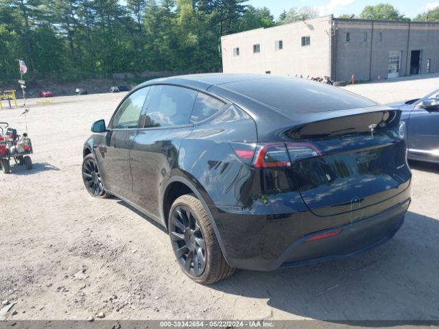 Photo 2 VIN: 7SAYGAEE0PF928768 - TESLA MODEL Y 