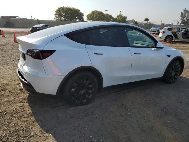 Photo 2 VIN: 7SAYGAEE0RF015544 - TESLA MODEL Y 