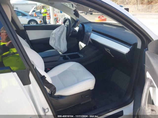 Photo 4 VIN: 7SAYGAEE1NF322604 - TESLA MODEL Y 