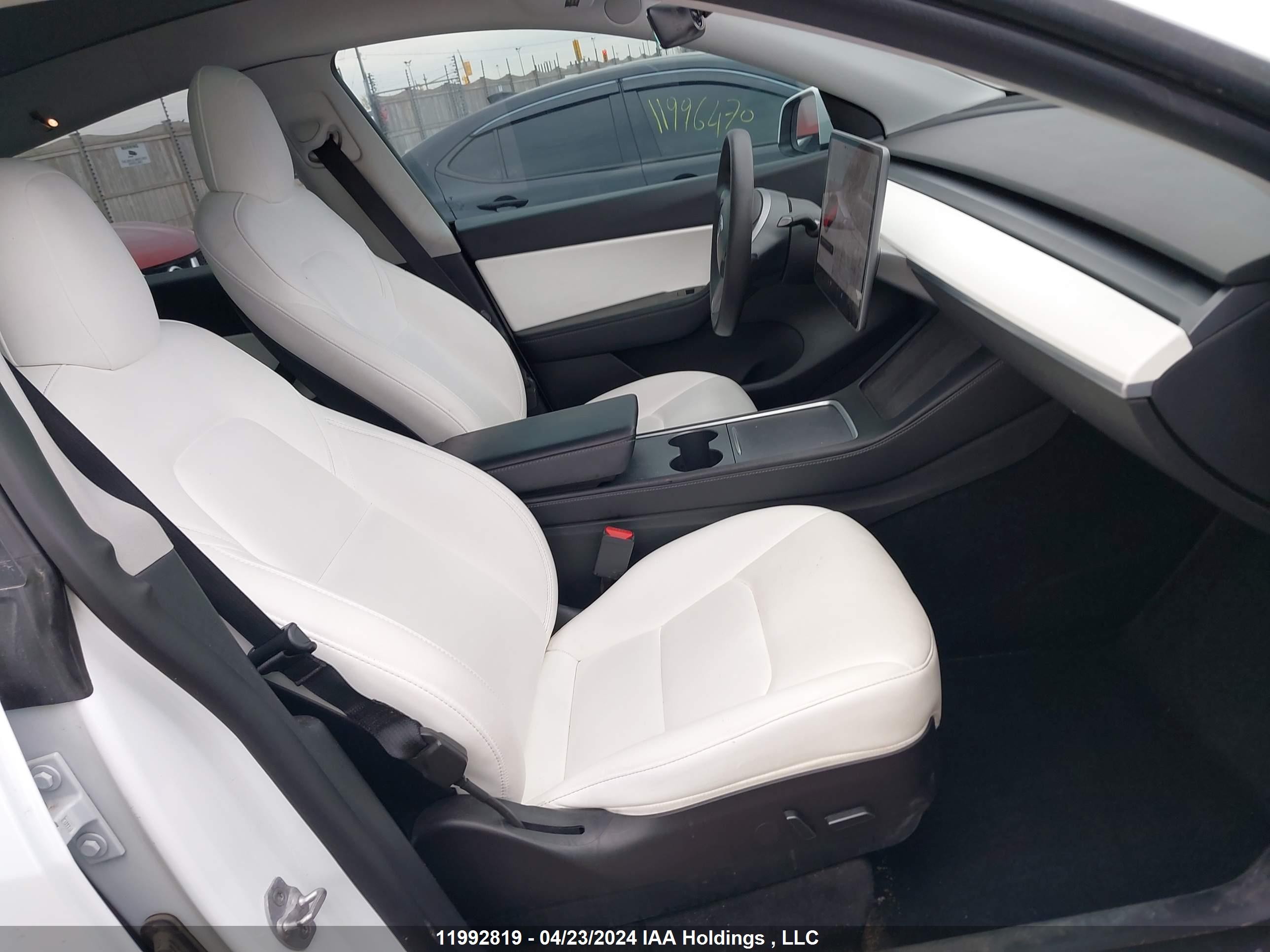 Photo 4 VIN: 7SAYGAEE1NF339631 - TESLA MODEL Y 