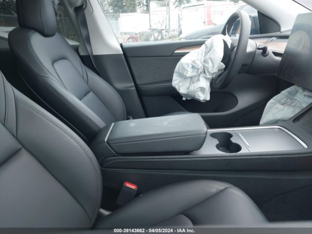 Photo 4 VIN: 7SAYGAEE1NF533849 - TESLA MODEL Y 