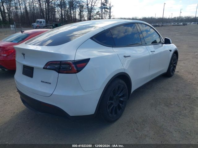 Photo 3 VIN: 7SAYGAEE1PF584061 - TESLA MODEL Y 