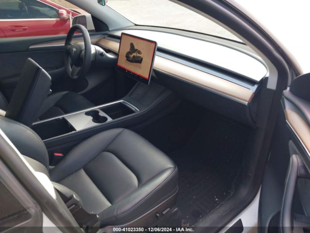 Photo 4 VIN: 7SAYGAEE1PF584061 - TESLA MODEL Y 