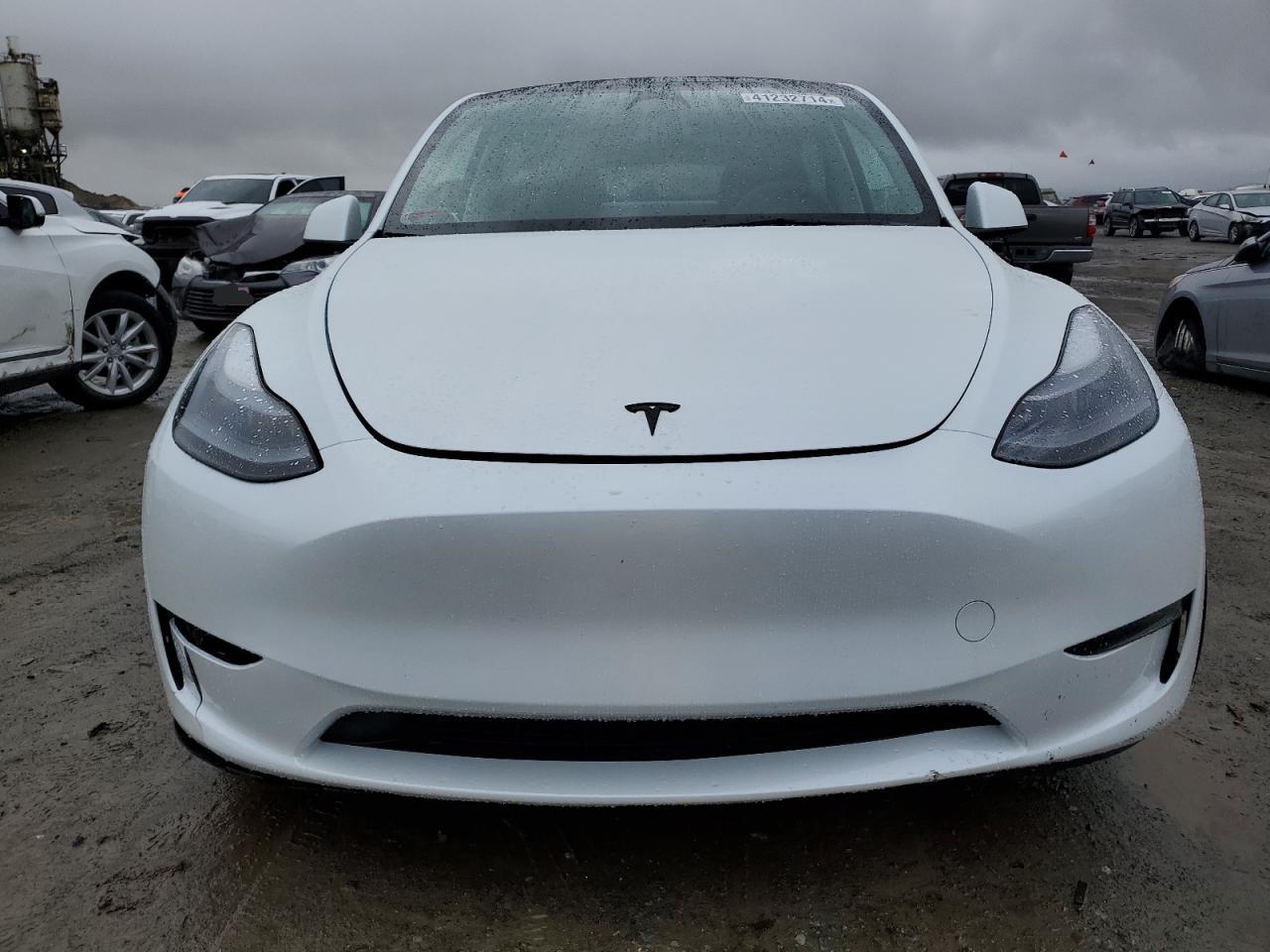 Photo 4 VIN: 7SAYGAEE1PF746996 - TESLA MODEL Y 