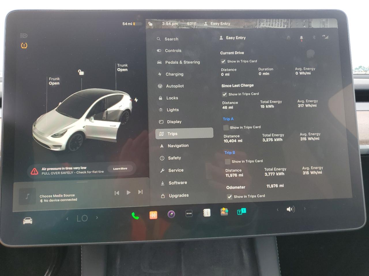 Photo 8 VIN: 7SAYGAEE1PF746996 - TESLA MODEL Y 