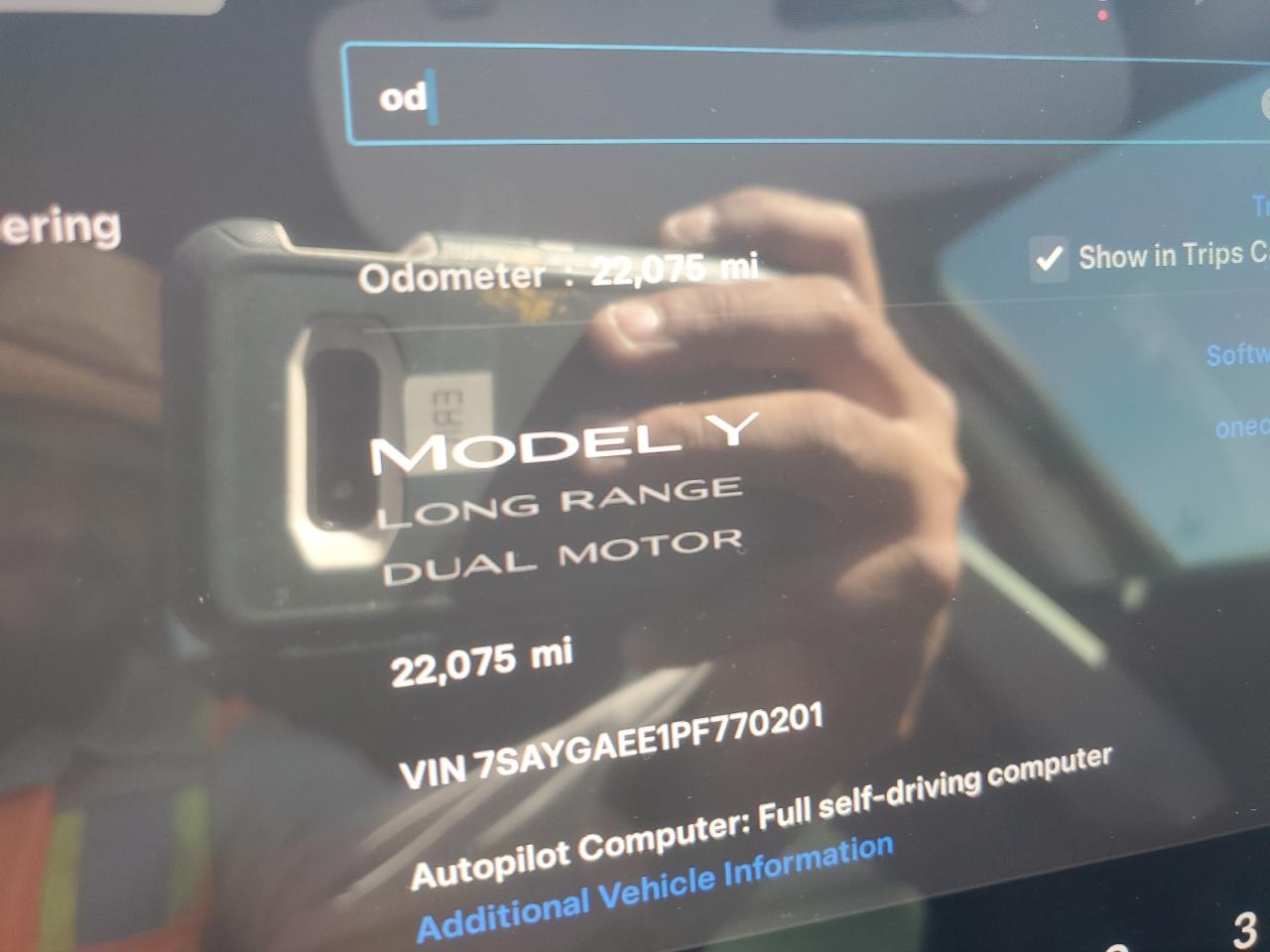 Photo 8 VIN: 7SAYGAEE1PF770201 - TESLA MODEL Y 