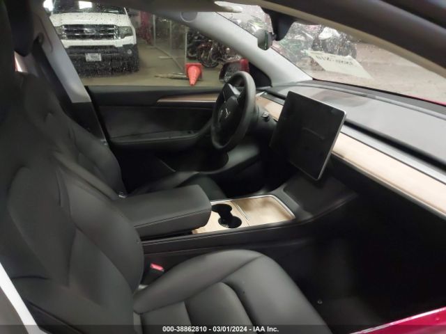 Photo 4 VIN: 7SAYGAEE1PF799360 - TESLA MODEL Y 