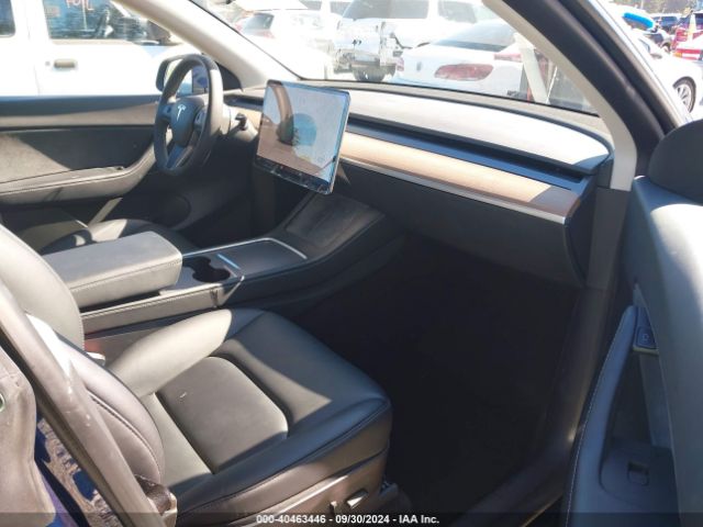 Photo 4 VIN: 7SAYGAEE2NF358429 - TESLA MODEL Y 