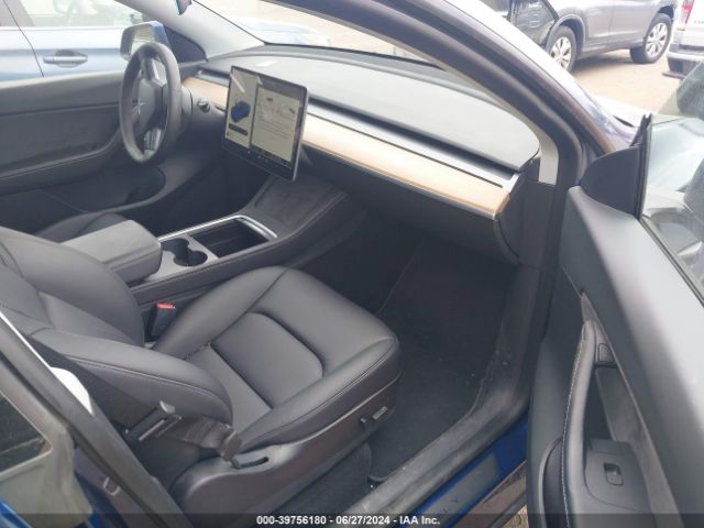 Photo 4 VIN: 7SAYGAEE2NF366644 - TESLA MODEL Y 