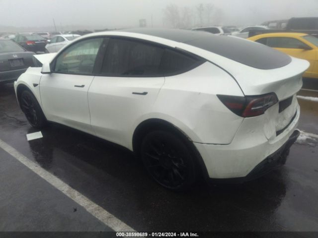 Photo 2 VIN: 7SAYGAEE2NF367082 - TESLA MODEL Y 