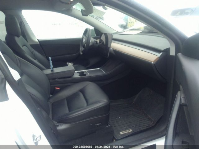 Photo 4 VIN: 7SAYGAEE2NF367082 - TESLA MODEL Y 