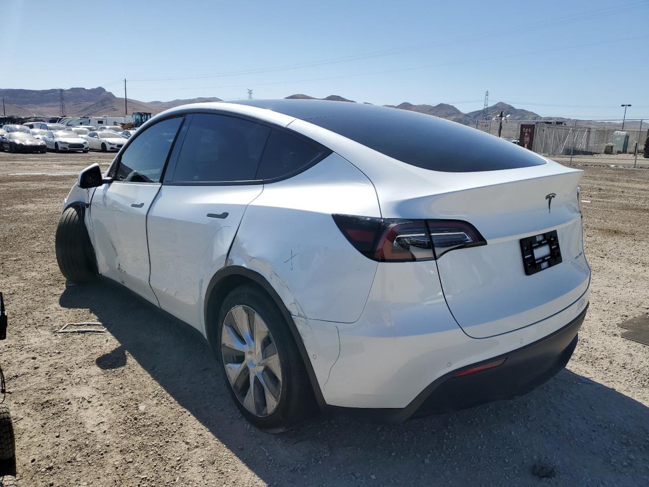 Photo 1 VIN: 7SAYGAEE2NF556539 - TESLA MODEL Y 