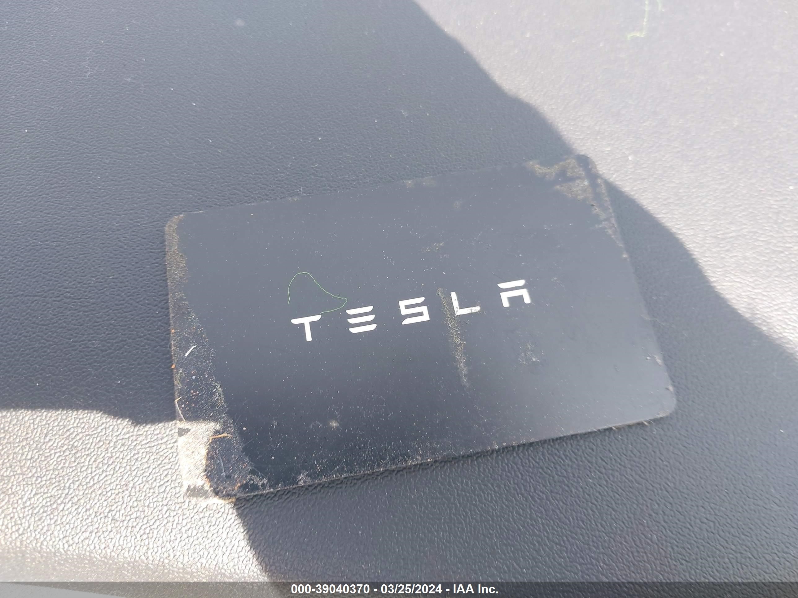 Photo 10 VIN: 7SAYGAEE2PF660094 - TESLA MODEL Y 