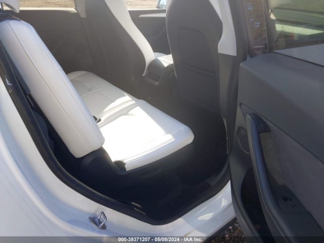 Photo 7 VIN: 7SAYGAEE2PF709875 - TESLA MODEL Y 