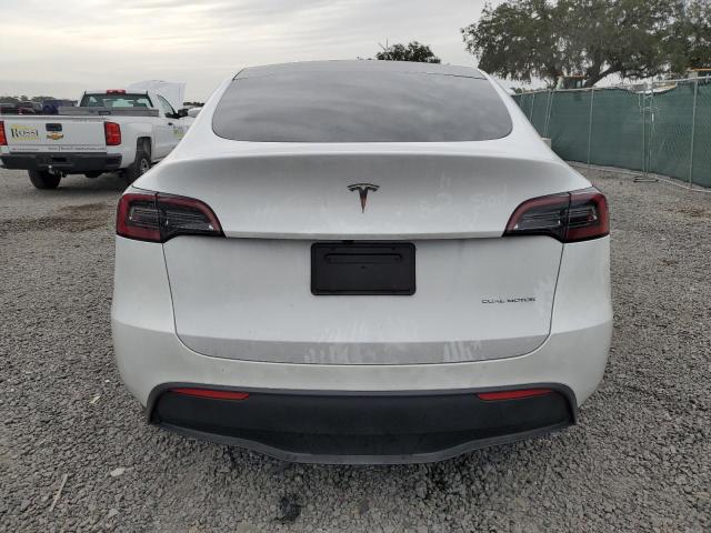 Photo 5 VIN: 7SAYGAEE2PF798881 - TESLA MODEL Y 