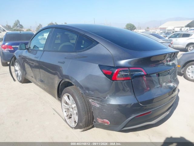 Photo 2 VIN: 7SAYGAEE2PF978359 - TESLA MODEL Y 