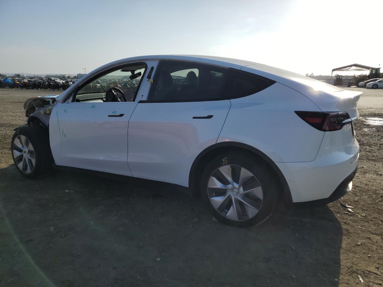 Photo 1 VIN: 7SAYGAEE3NF405225 - TESLA MODEL Y 