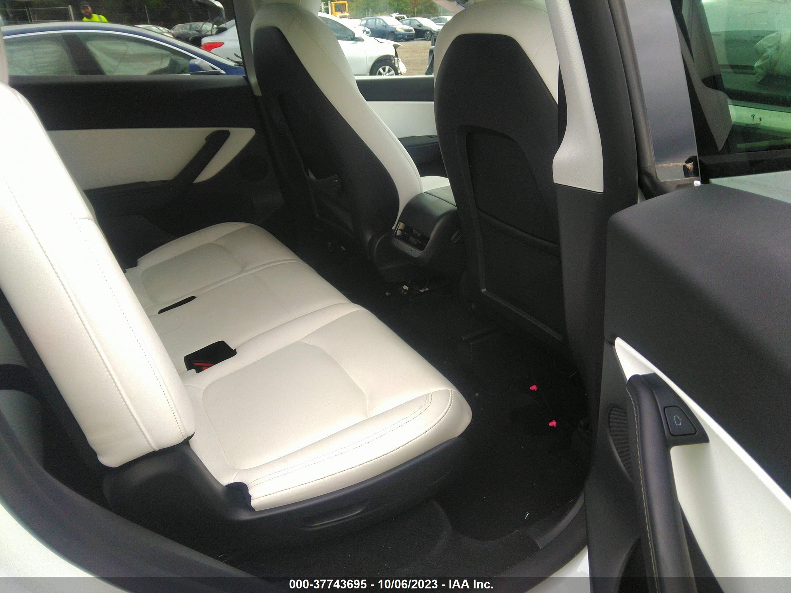 Photo 7 VIN: 7SAYGAEE3NF414488 - TESLA MODEL Y 