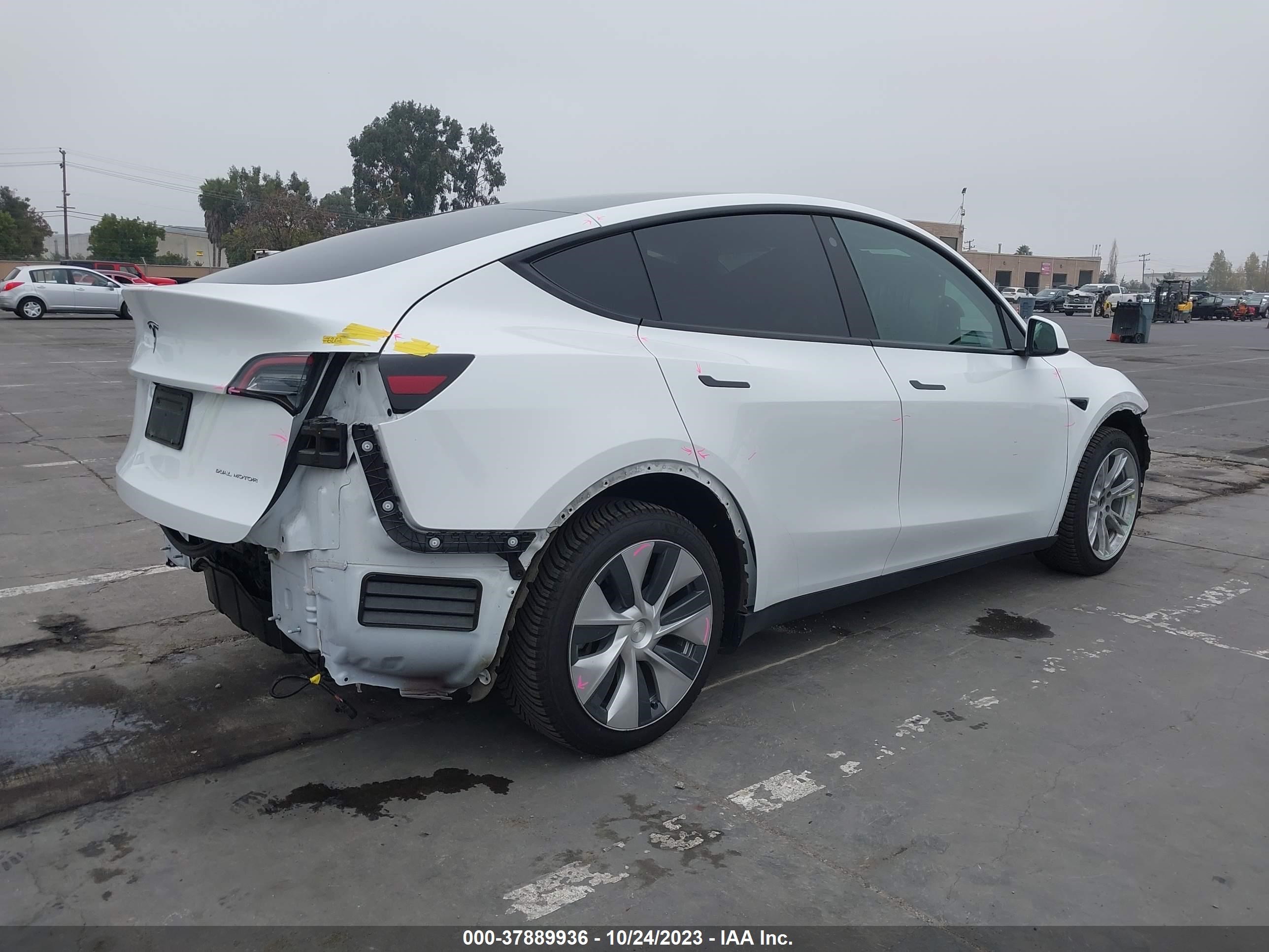 Photo 3 VIN: 7SAYGAEE3NF420730 - TESLA MODEL Y 