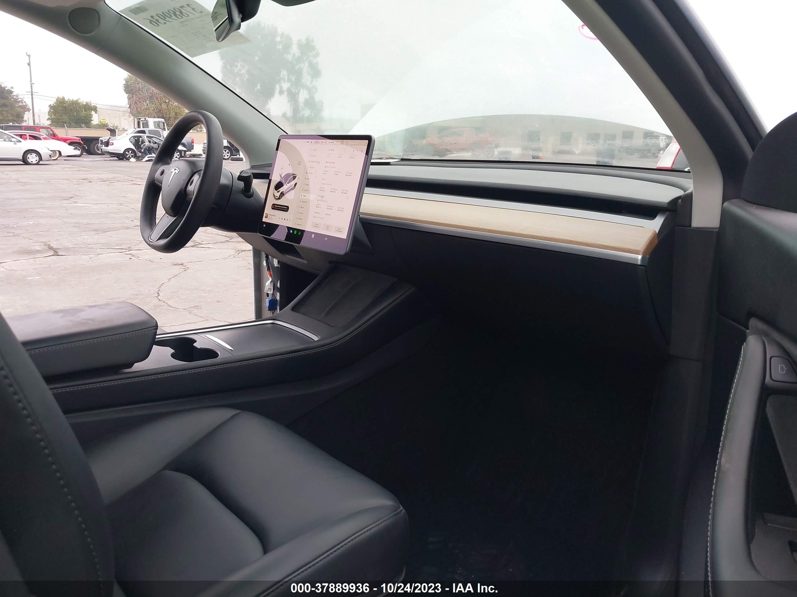 Photo 4 VIN: 7SAYGAEE3NF420730 - TESLA MODEL Y 