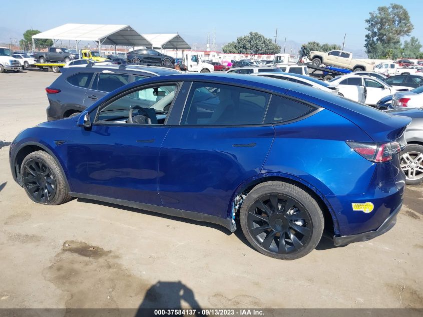 Photo 12 VIN: 7SAYGAEE3NF490230 - TESLA MODEL Y 