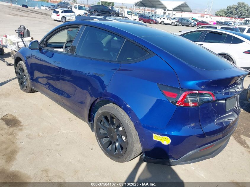 Photo 2 VIN: 7SAYGAEE3NF490230 - TESLA MODEL Y 