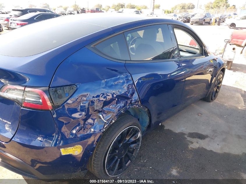 Photo 5 VIN: 7SAYGAEE3NF490230 - TESLA MODEL Y 