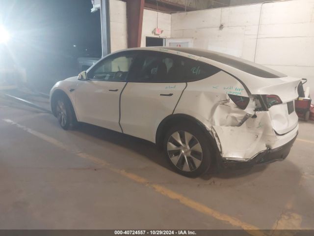 Photo 2 VIN: 7SAYGAEE3PF594350 - TESLA MODEL Y 