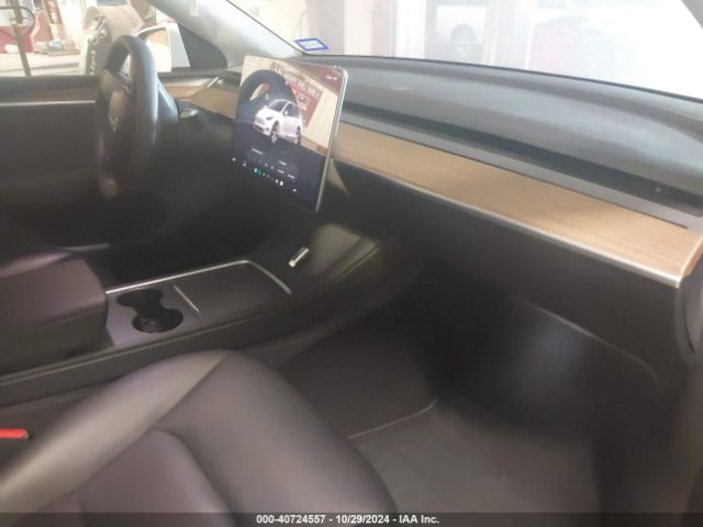 Photo 4 VIN: 7SAYGAEE3PF594350 - TESLA MODEL Y 