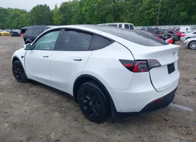 Photo 2 VIN: 7SAYGAEE3PF646916 - TESLA MODEL Y 