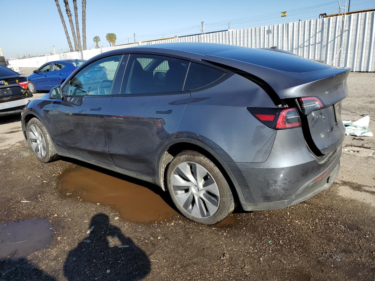 Photo 1 VIN: 7SAYGAEE3PF752833 - TESLA MODEL Y 