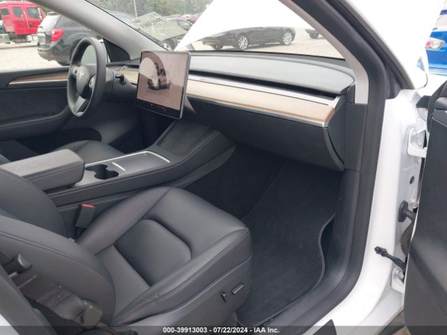 Photo 4 VIN: 7SAYGAEE3PF755635 - TESLA MODEL Y 