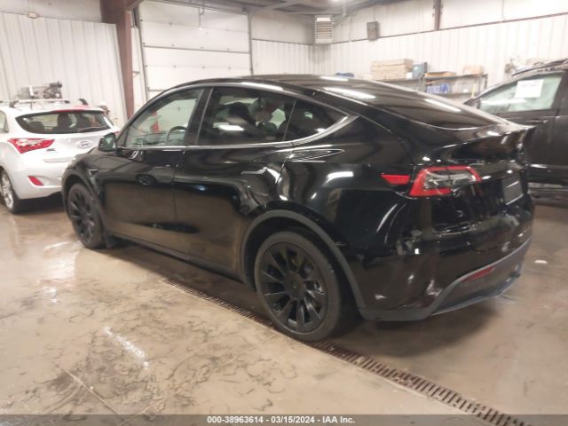 Photo 2 VIN: 7SAYGAEE3PF941286 - TESLA MODEL Y 