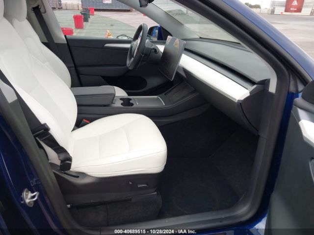 Photo 4 VIN: 7SAYGAEE4NF538480 - TESLA MODEL Y 