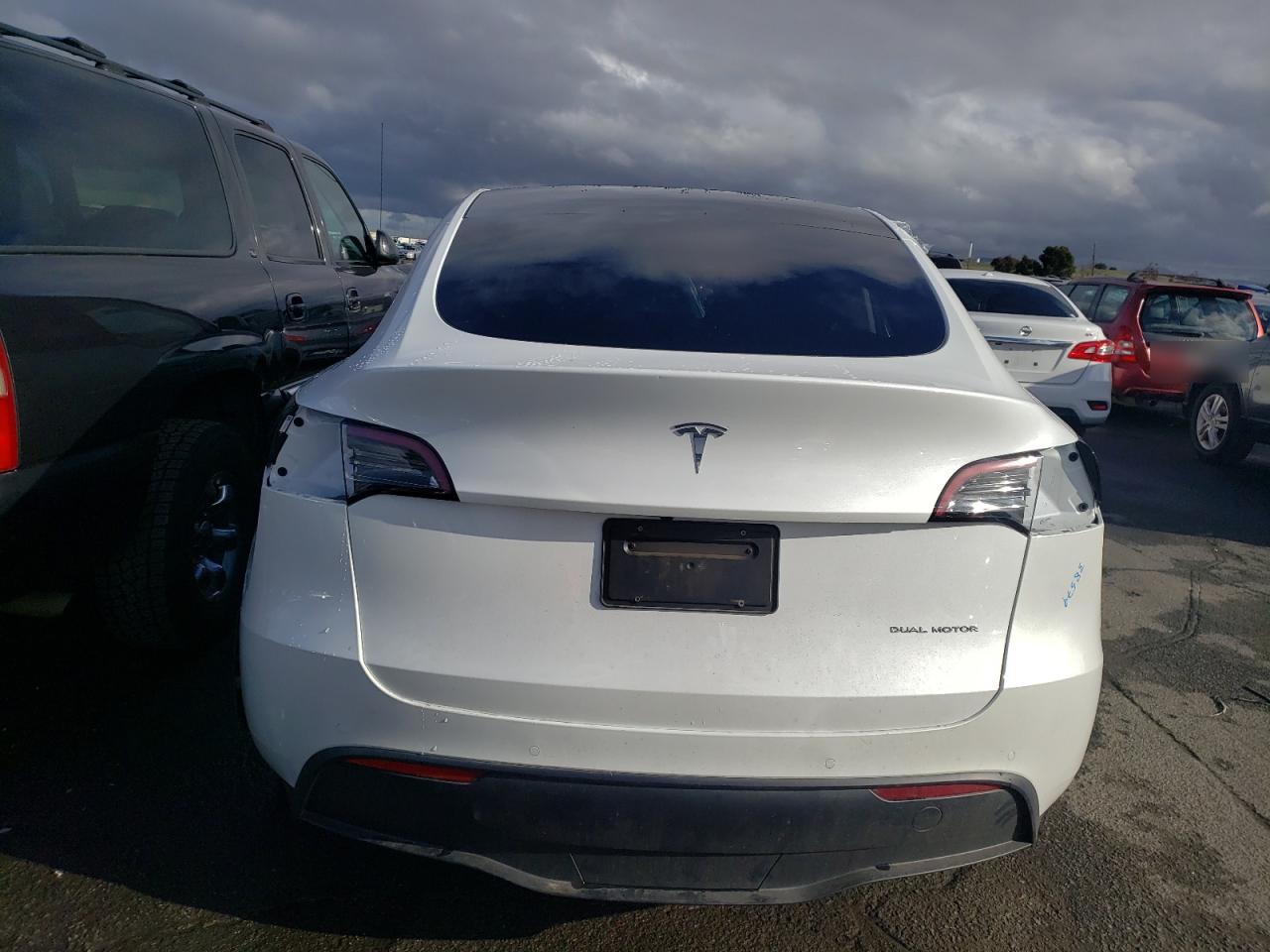 Photo 5 VIN: 7SAYGAEE4NF552024 - TESLA MODEL Y 