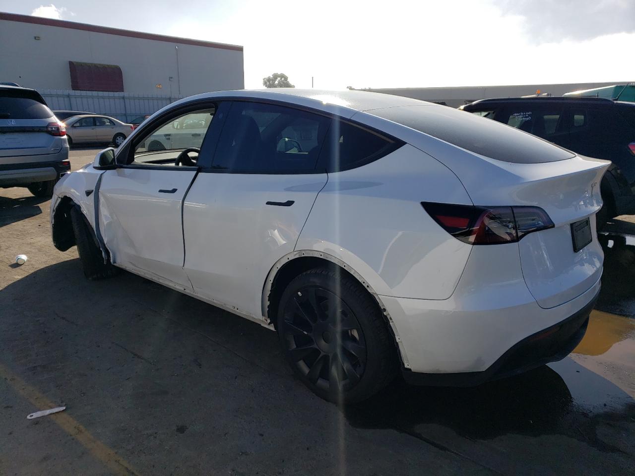 Photo 1 VIN: 7SAYGAEE4PF591179 - TESLA MODEL Y 