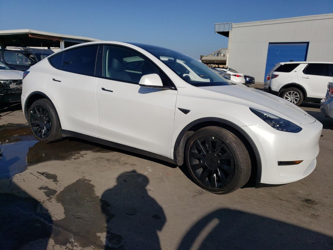 Photo 3 VIN: 7SAYGAEE4PF591179 - TESLA MODEL Y 