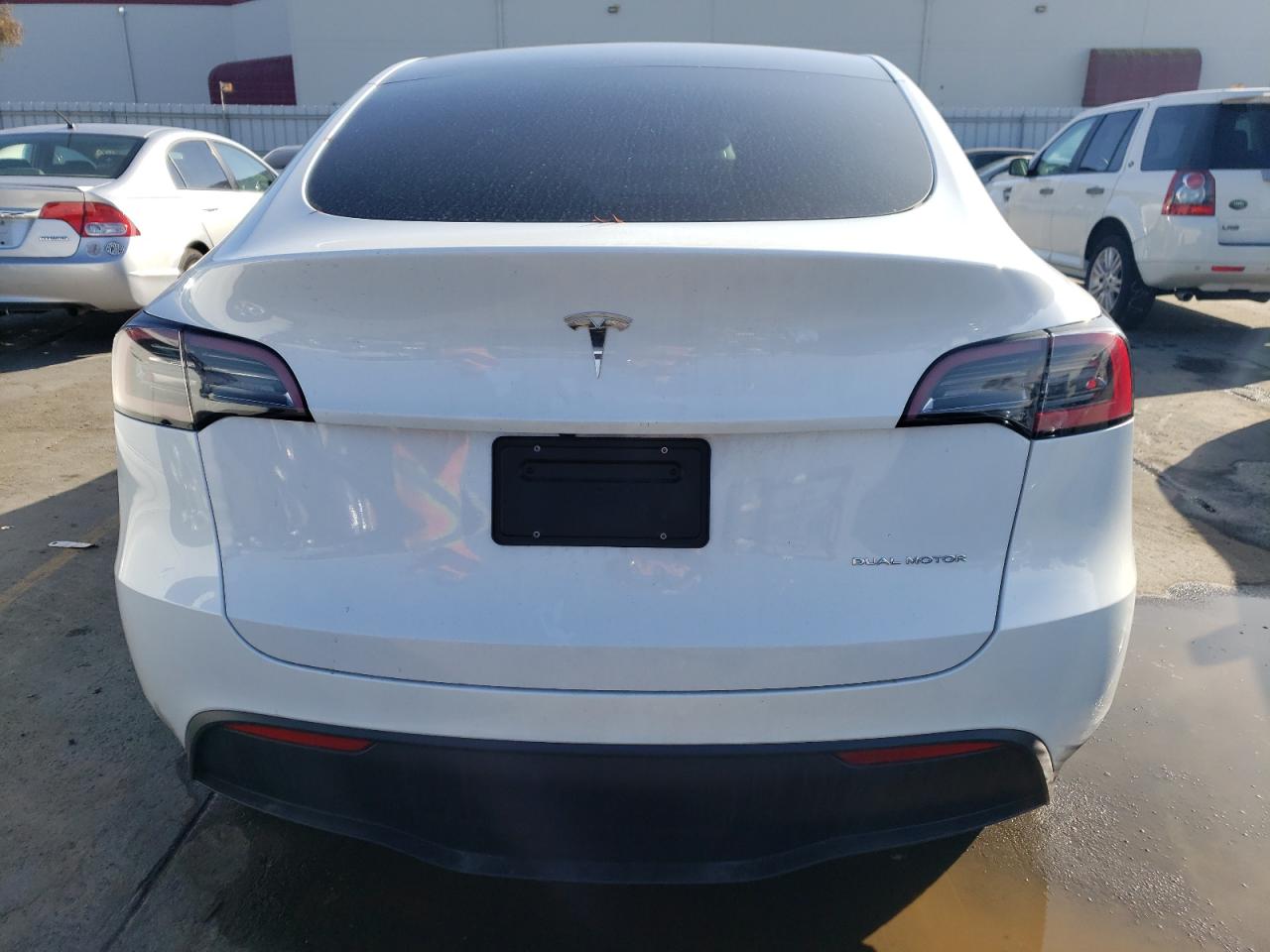 Photo 5 VIN: 7SAYGAEE4PF591179 - TESLA MODEL Y 